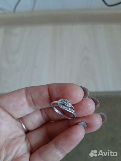 Серебряное кольцо