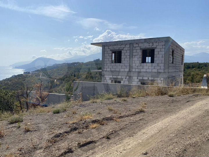 Дом 214 м² на участке 6,2 сот.