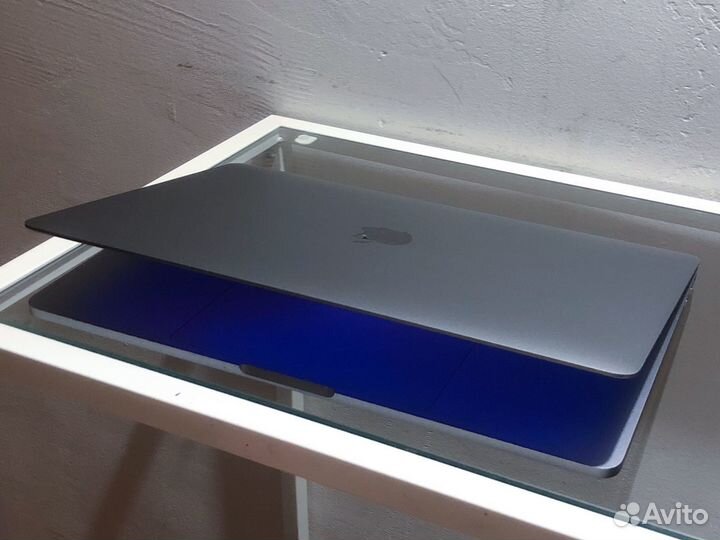 Apple MacBook Pro 13 2018 i5 8gb 512gb touch bar