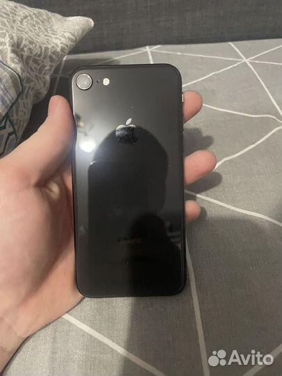iPhone 8, 64 ГБ