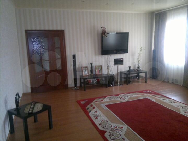 Коттедж 245 м² на участке 6 сот.