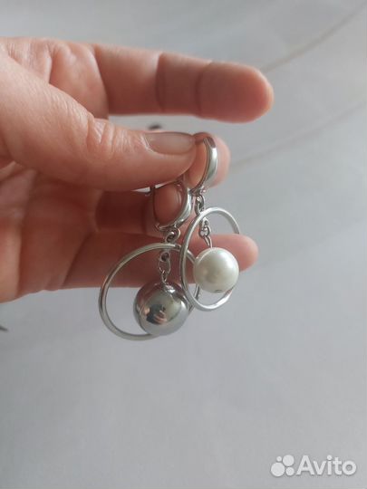 Стильные серьги