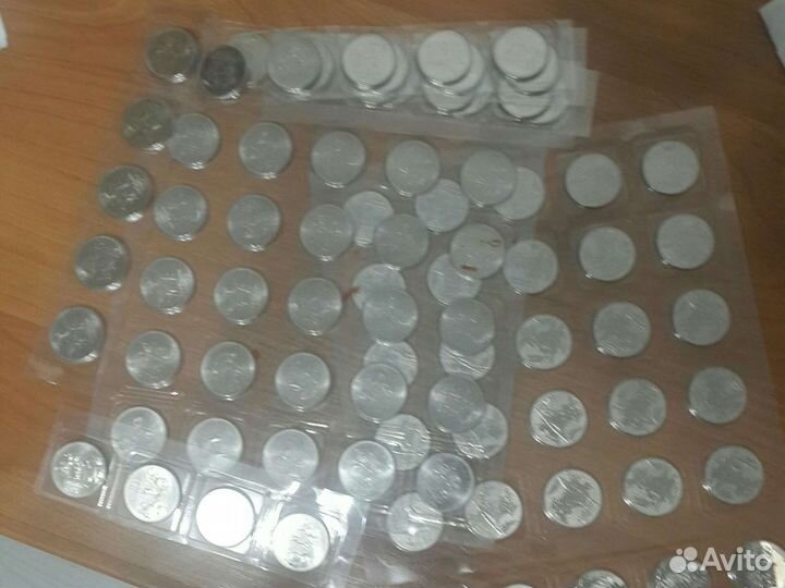 Монеты юбилейные разным номиналом