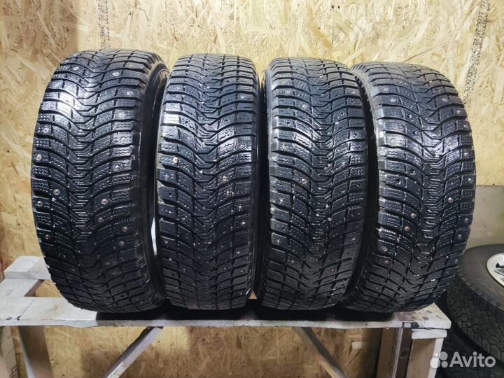 Michelin X-Ice North 3 215/65 R16 88T