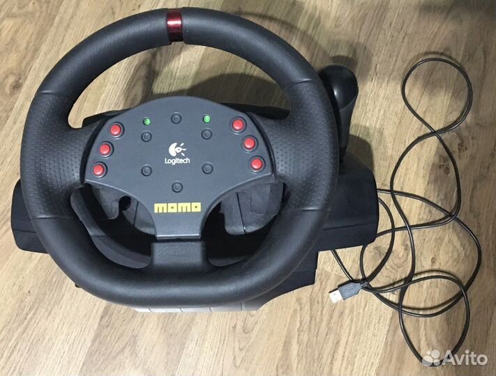 Руль с педалями Logitech momo