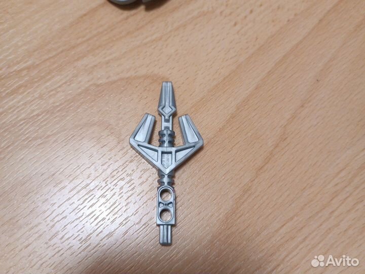 Маска и оружие бионикл