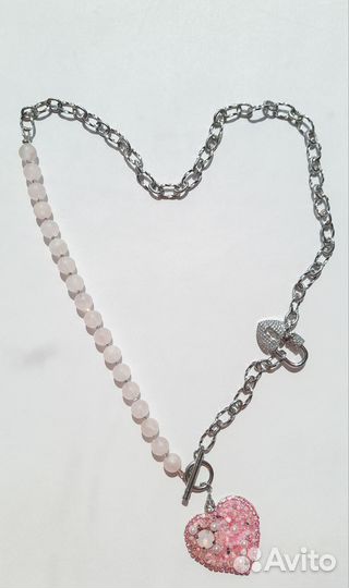 Колье с натуральными камнями и кулоном