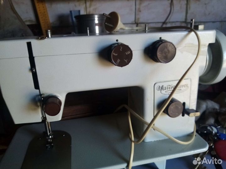 Производственная швейная машина бу