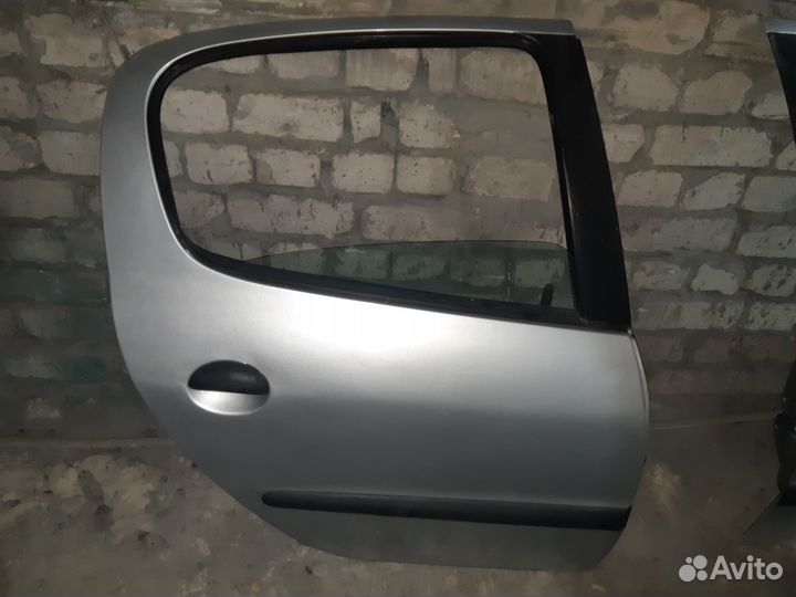 Дверь задняя правая Пежо 206