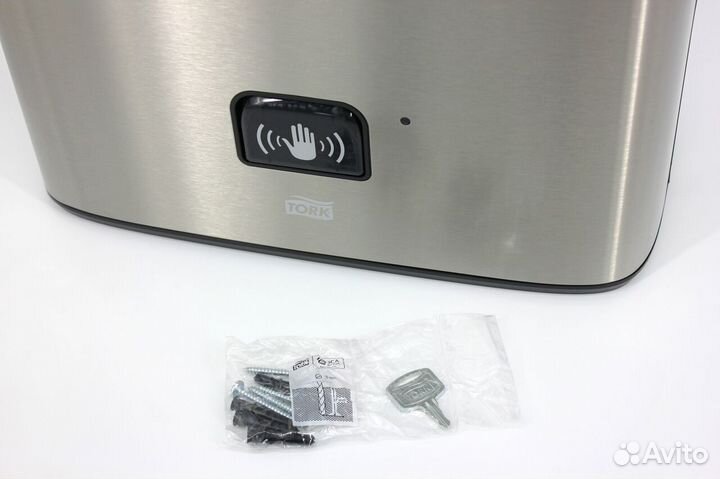 Диспенсер для полотенец в рулонах Tork H1 Matic