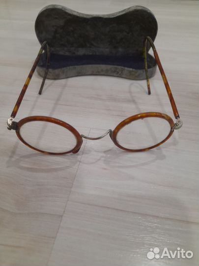 Очки старинные