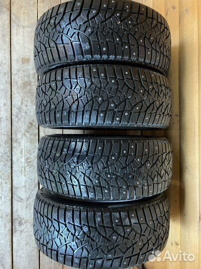 Bridgestone Blizzak Spike-02 245/40 R19