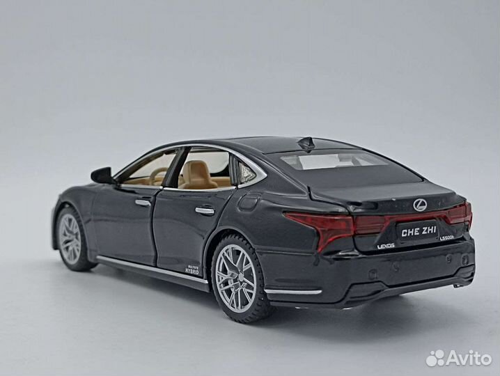 Коллекционные модели скидки машина Lexus ls500 h