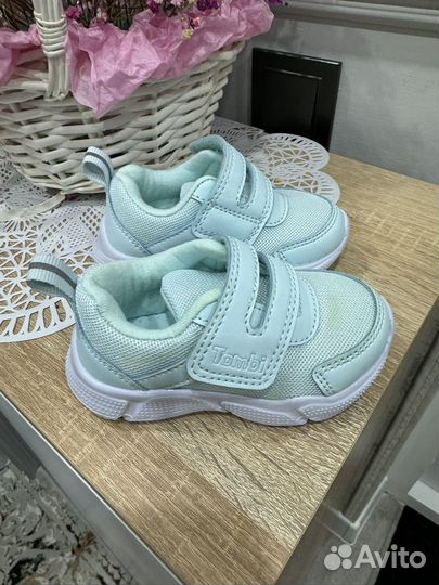 Кроссовки детские