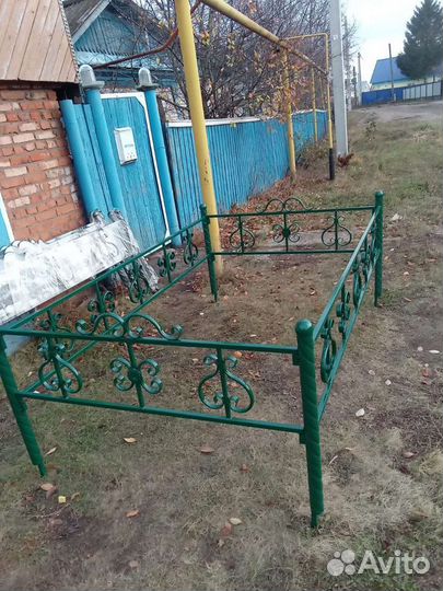 Ограды и памятники