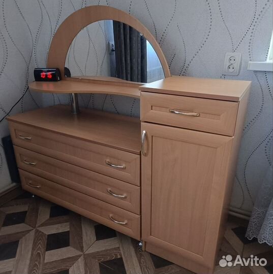 Спальный гарнитур