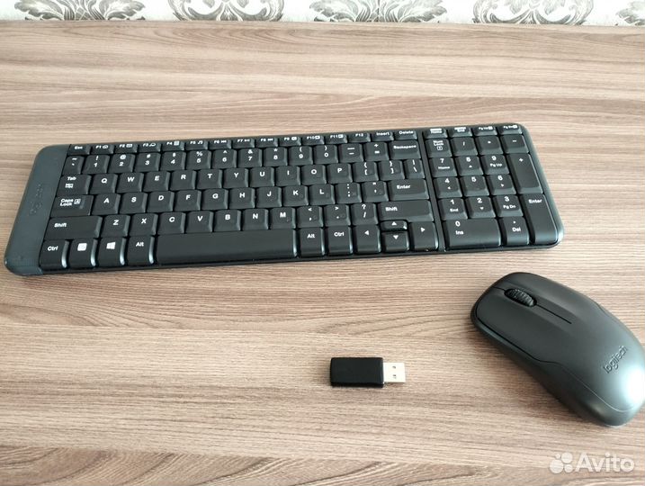 Комплект клавиатура + мышь Logitech mk220
