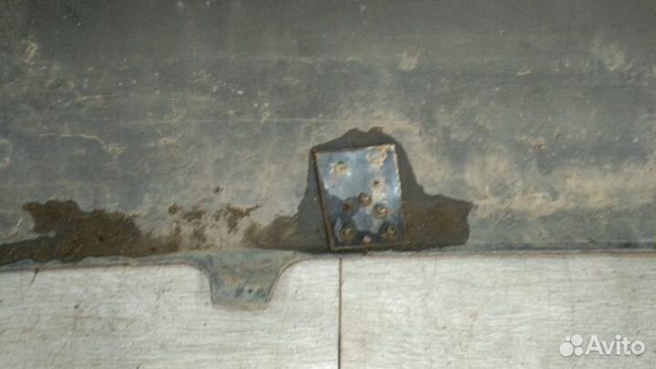 Бампер задний Toyota