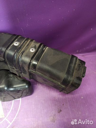 Воздухозаборник Mitsubishi Outlander Xl