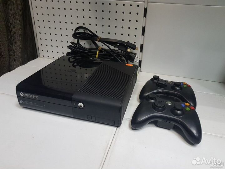 Ps3 superslim и Xbox 360, 2 джоя с играми