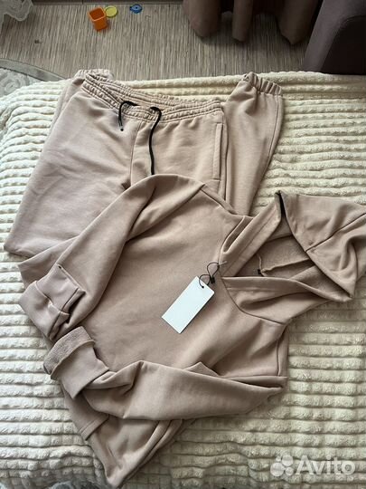 Спортивный костюм женский