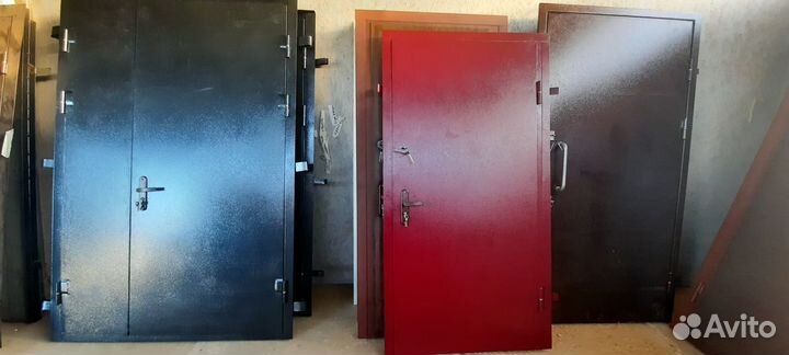 Дверь стальная с отделкой