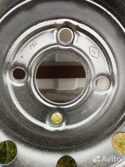 Колеса зимние в сборе на Логан