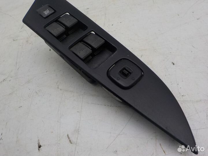 Блок управления стеклоподъемниками на Mazda 3