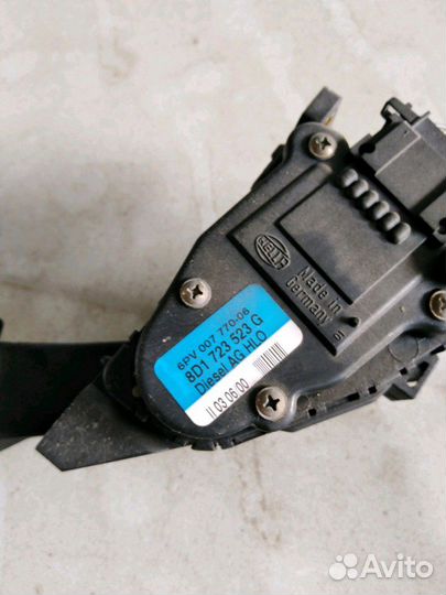 Ауди А6 С5 педаль газа