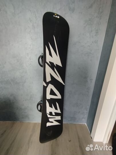 Сноуборд с креплениями