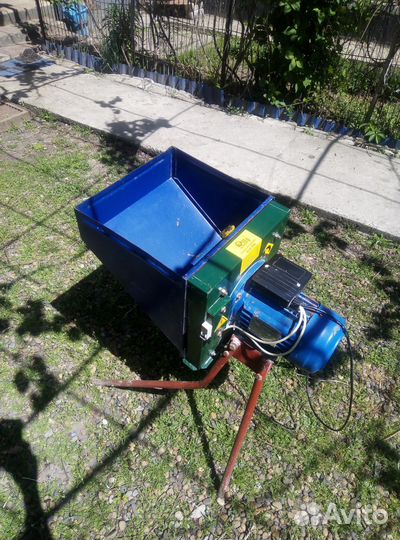 Зернодробилка