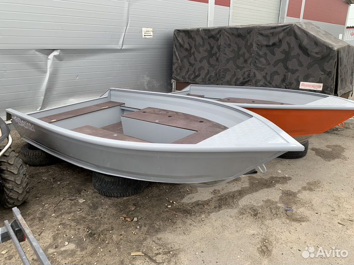 Моторно-гребная лодка bester 390М белая-матовая