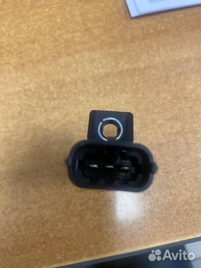 Датчик положения коленвала W104