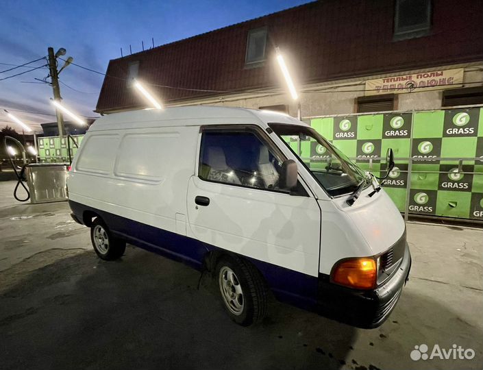 Toyota Lite Ace цельнометаллический, 1995