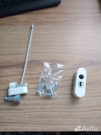 Блокиратор для окна с тросом и ключом