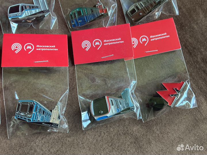 Набор значков московское метро