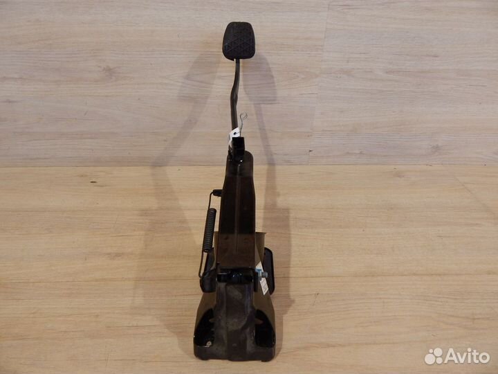 Педаль тормоза Mercedes Vito 639