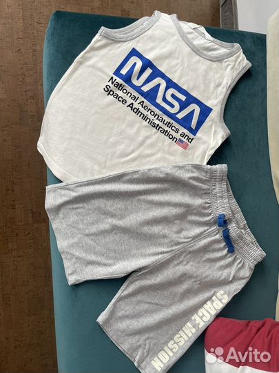 Костюм на мальчика H&M 122