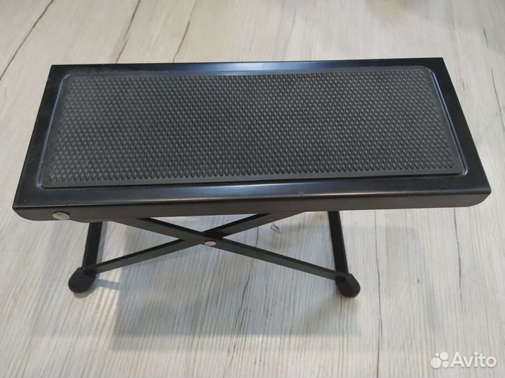 Подставка для ноги гитариста