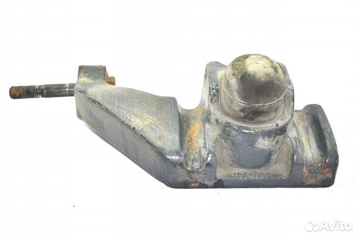 Кронштейн амортизатора переднего моста, нижний пра