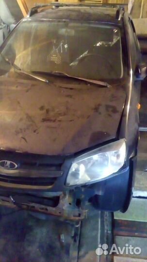 LADA Granta 1.6 МТ, 2012, битый, 200 000 км