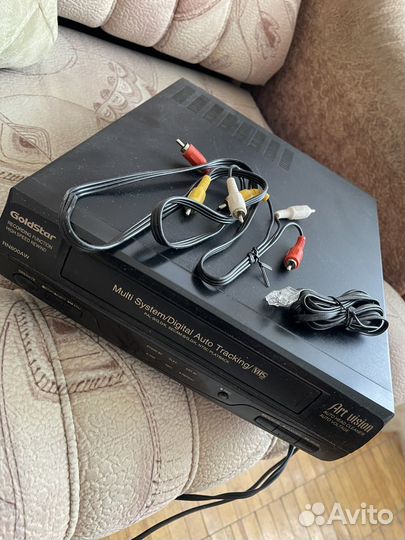 Видеомагнитофон goldstar