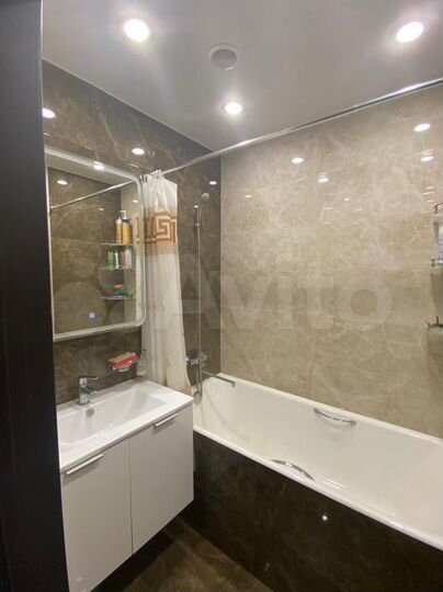 4-к. квартира, 72,3 м², 2/5 эт.