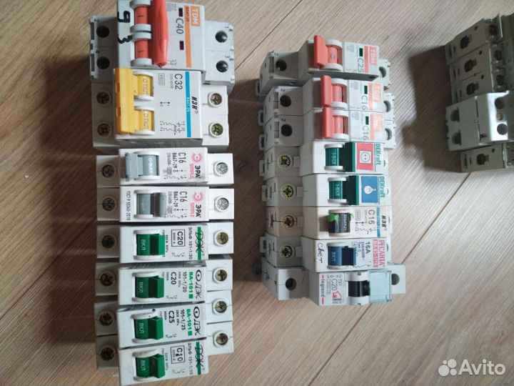 Автоматический выключатель abb и не только много