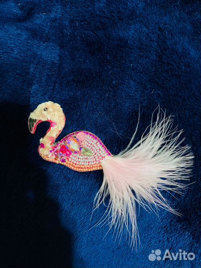 Розовый фламинго брошь