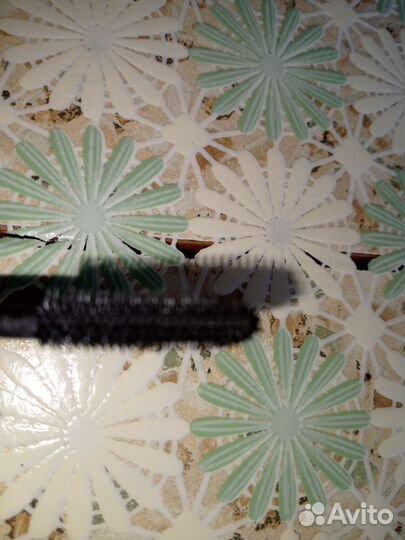 Удлиняющая и подкручивающая тушь 