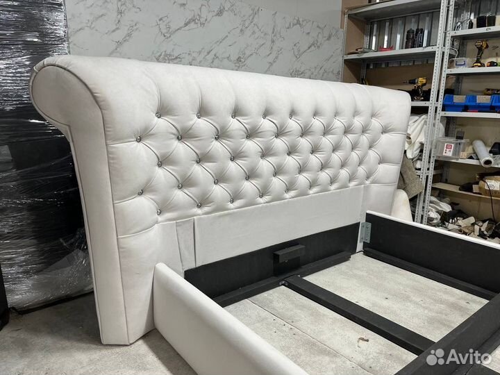 Кровать двуспальная