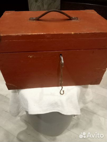 Деревянный ящик для хранения с ключом СССР