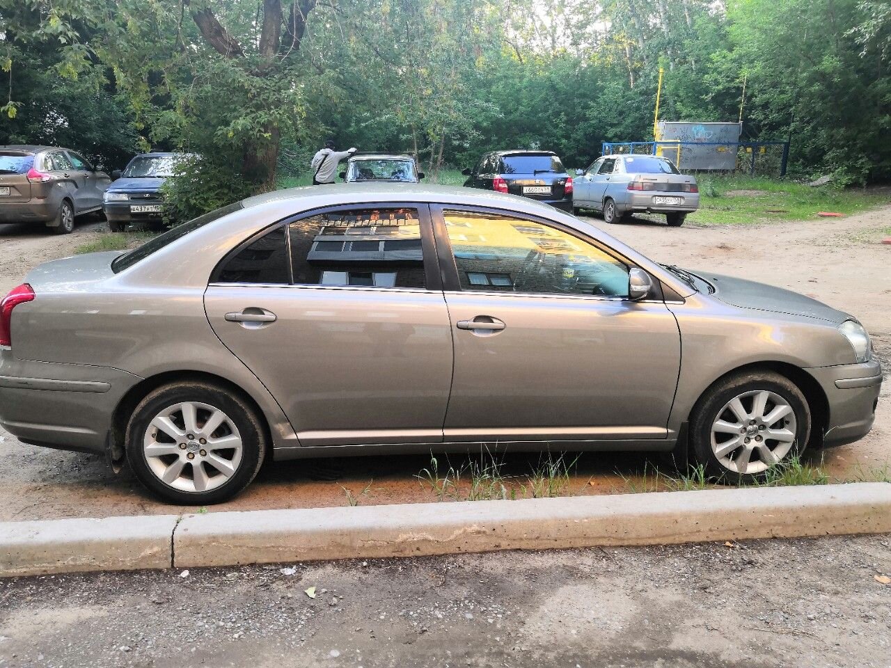 Toyota Avensis: фото владельца