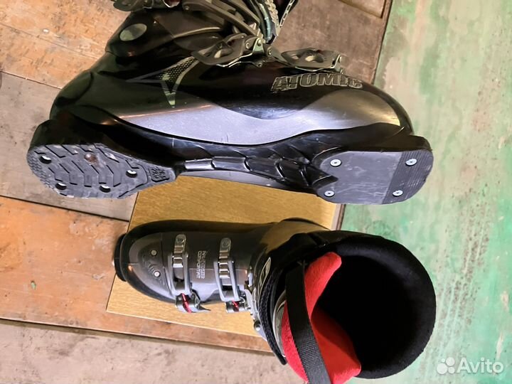 Горнолыжные ботинки atomic 29см